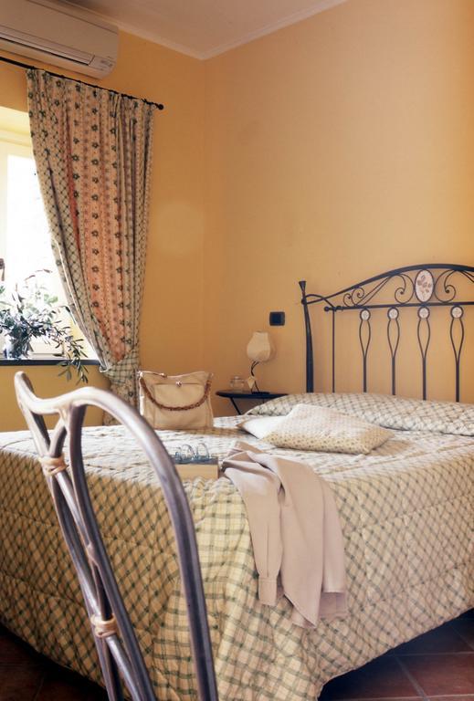 Uliveto Saglietto Agriturismo A Poggi Apartments Imperia Ruang foto